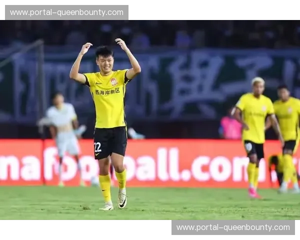 杨希右后卫老龄化解决方案 海港长期建队逻辑